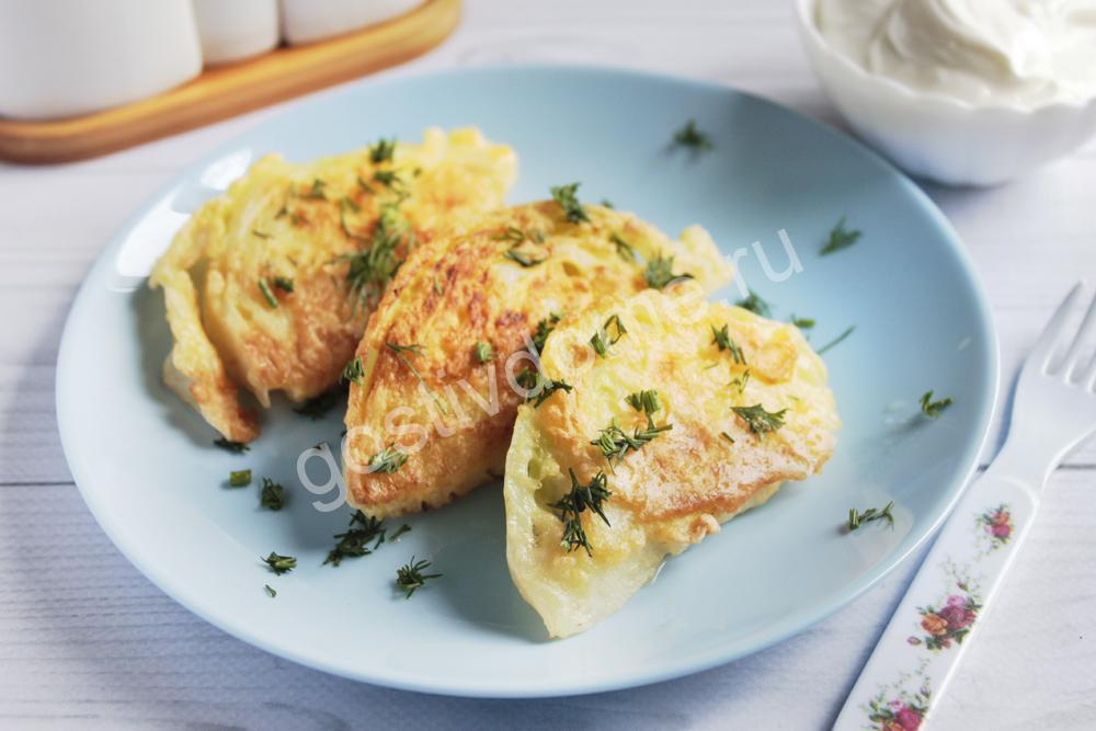 фото к рецепту Капуста в кляре белокочанная на сковороде кусочками с яйцом